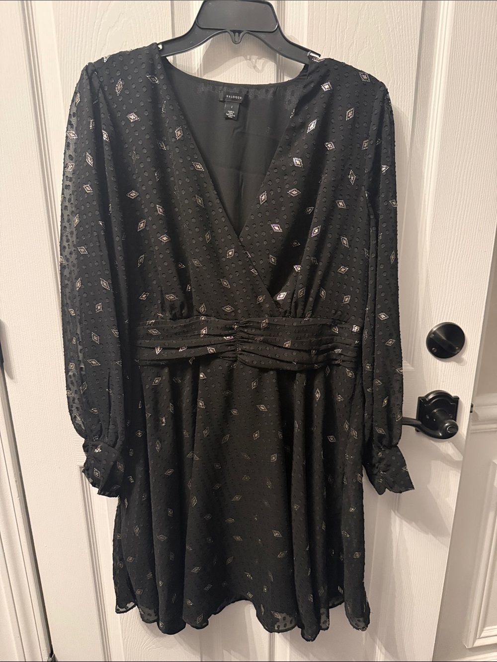 Halogen Black Long Sleeve V‑Neck Tiered Dress with Metallic Print